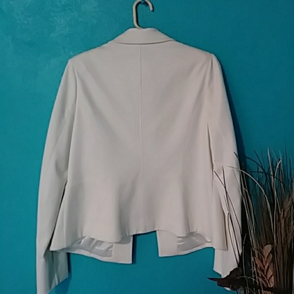 Blazer - Picture 3 of 3